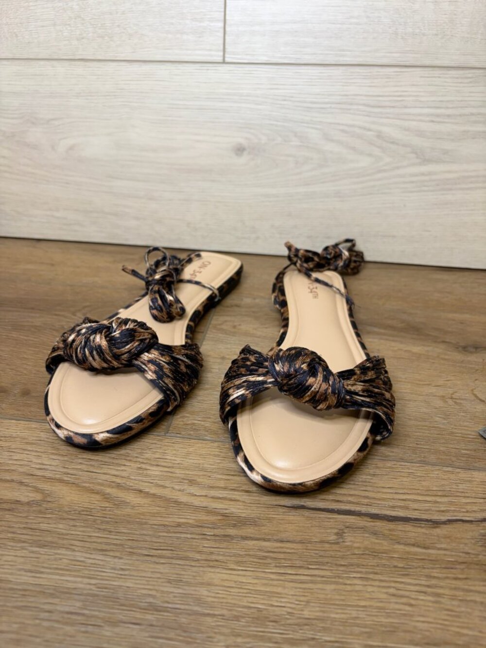 On 34th Jennieef Leopard Print‎ Lace Up Flat Sandals Brown Black 8M